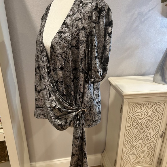 Michael Kors Womens Foil Paisley Wrap Blouse - Picture 10 of 16